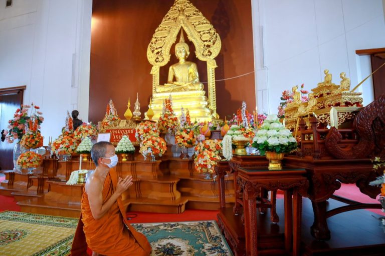 พิธีเจริญพระพุทธมนต์ และบำเพ็ญกุศลทักษิณานุประทานถวายแด่บูรพาจารย์ของมหาวิทยาลัยมหามกุฏราชวิทยาลัย