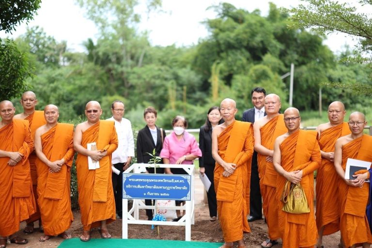 พระเทพวัชรเมธี, ผศ.ดร. อธิการบดี พร้อมด้วยคณะผู้บริหาร เดินทางเข้าเยี่ยมชม มมร วิทยาเขตศรีล้านช้าง